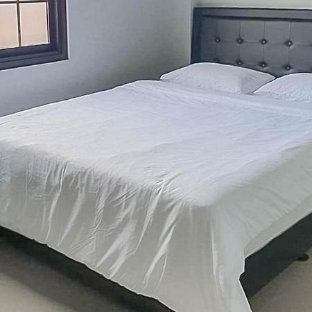 Mahkota Residence Mitra Reddoorz Karawang Dış mekan fotoğraf