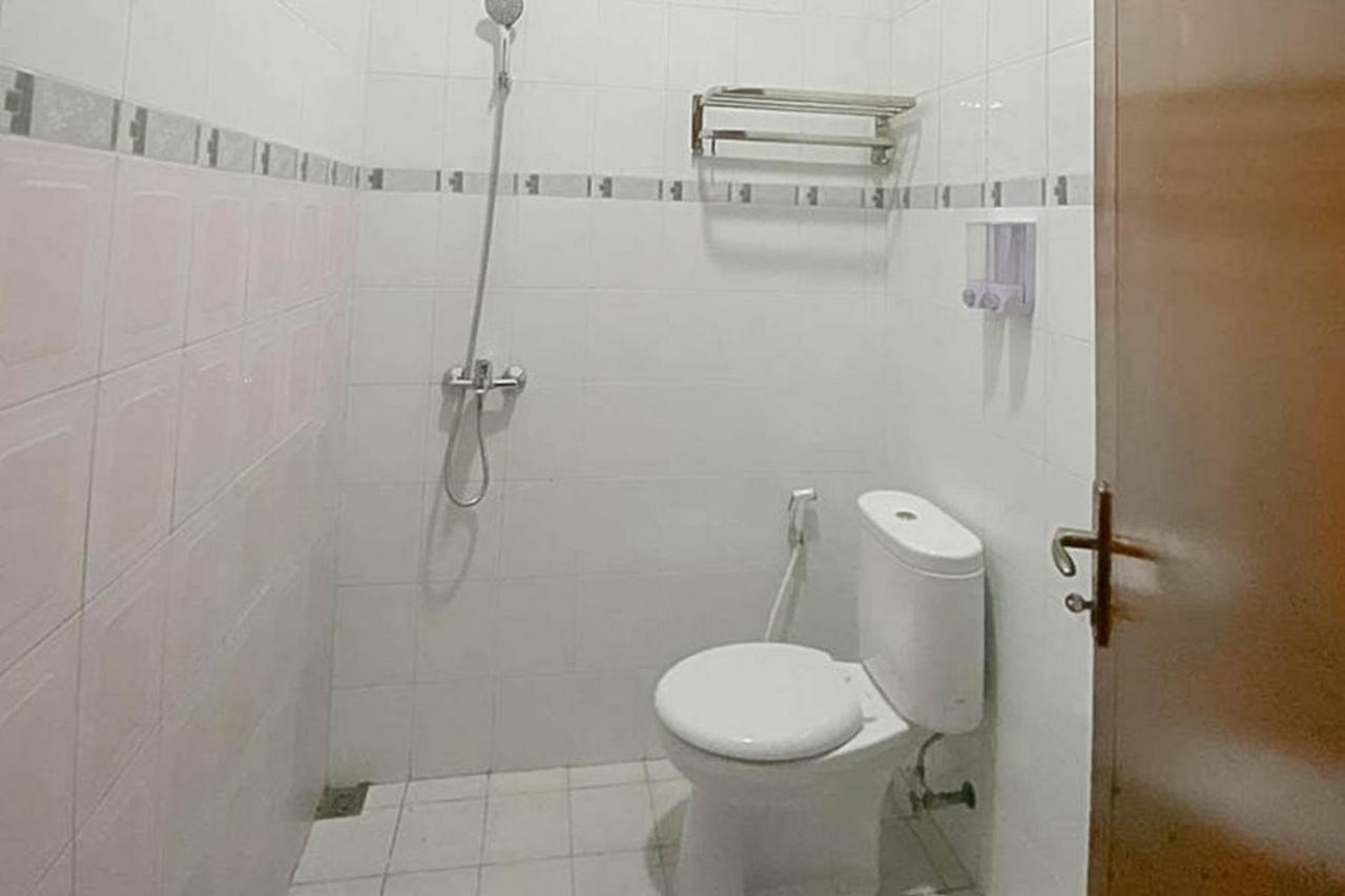 Mahkota Residence Mitra Reddoorz Karawang Dış mekan fotoğraf