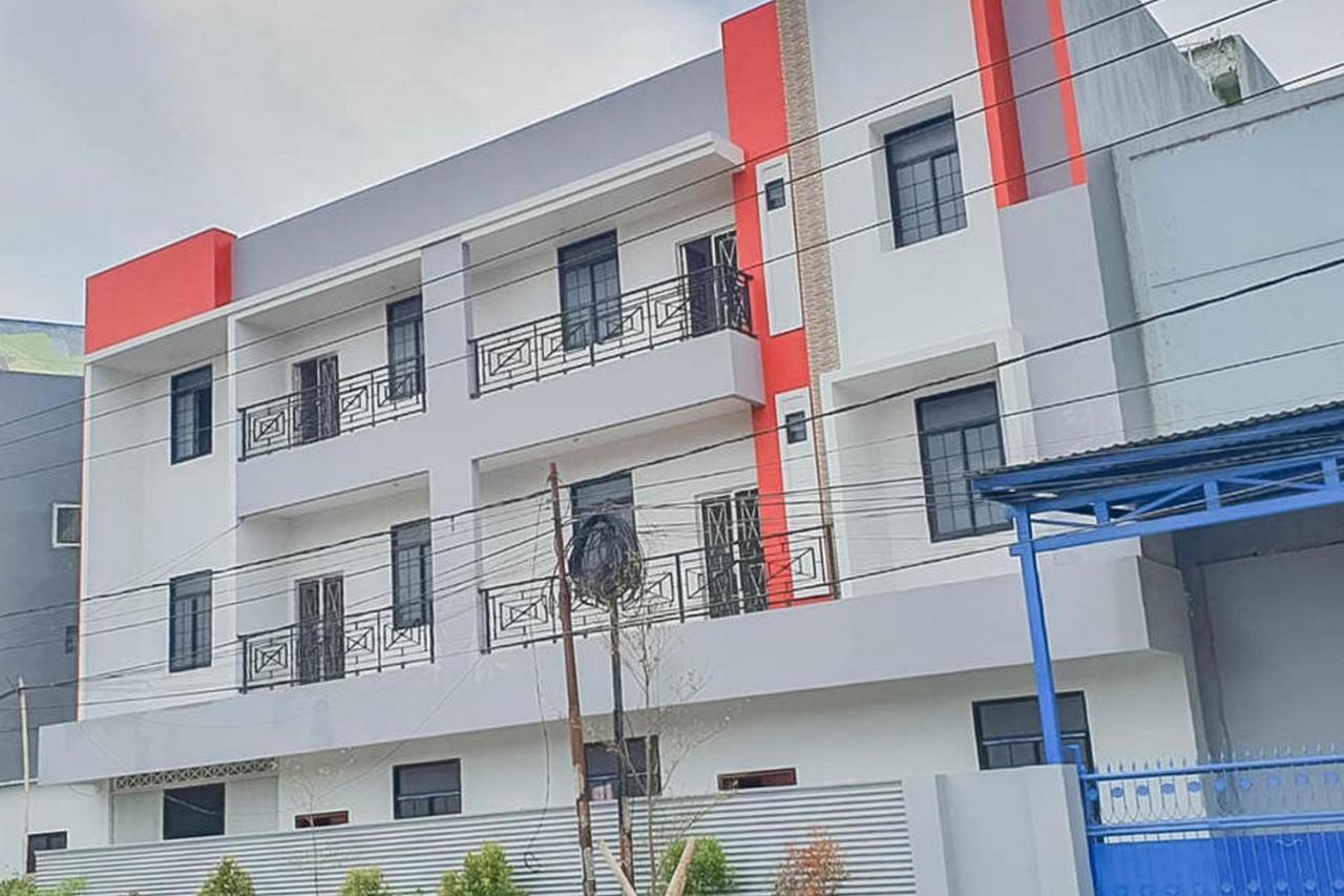 Mahkota Residence Mitra Reddoorz Karawang Dış mekan fotoğraf